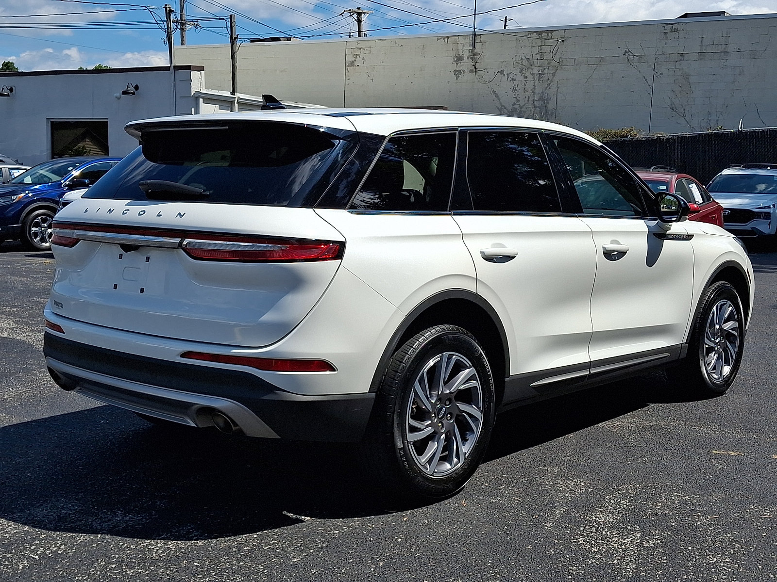 Used 2023 Lincoln Corsair FWD image 6