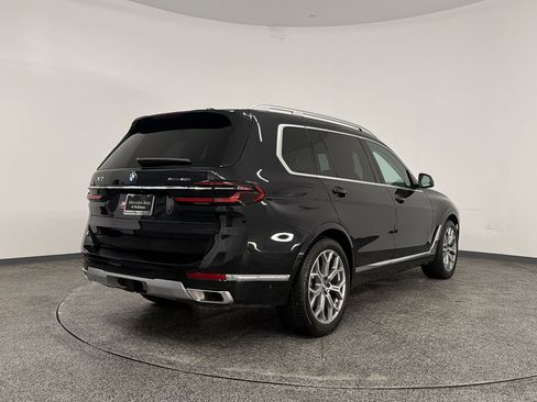 Used 2025 BMW X7 xDrive40i w/ Premium Package AWD/4WD image 8