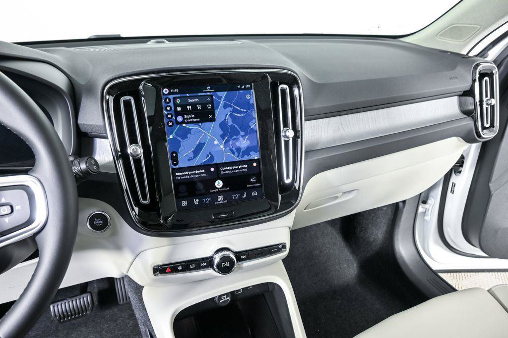 Used 2026 Volvo XC40 B5 Plus w/ Protection Package Premier AWD/4WD image 12