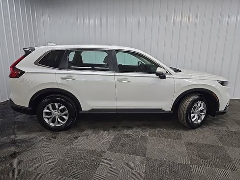 Used 2023 Honda CR-V LX image 2