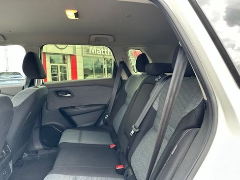 Used 2023 Nissan Rogue SV AWD/4WD image 17