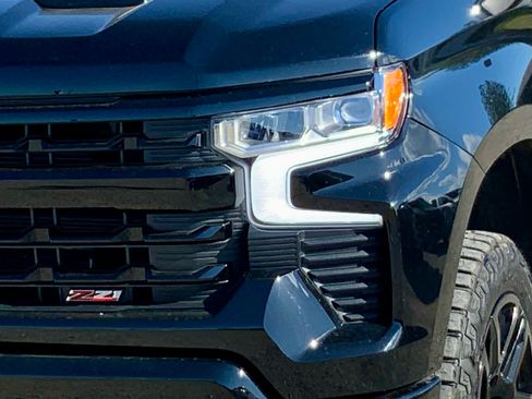 Used 2025 Chevrolet Silverado 1500 LT Trail Boss w/ Convenience Package II AWD/4WD image 13