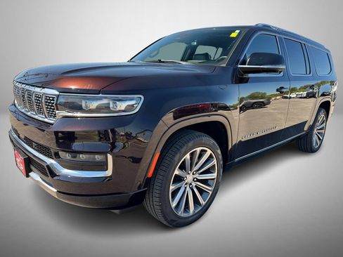 Used 2023 Jeep Grand Wagoneer L Series II image 2