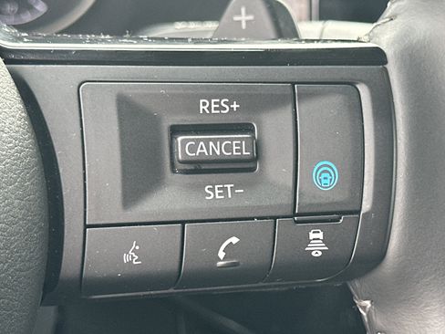 Used 2025 Nissan Pathfinder SL image 26