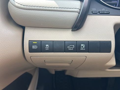 Used 2021 Toyota Camry XLE image 16