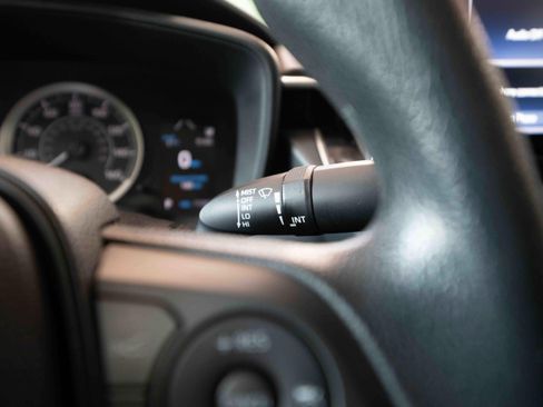 Used 2020 Toyota Corolla LE FWD image 14