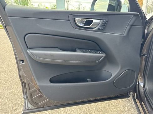Used 2025 Volvo XC60 B5 Plus AWD/4WD image 17