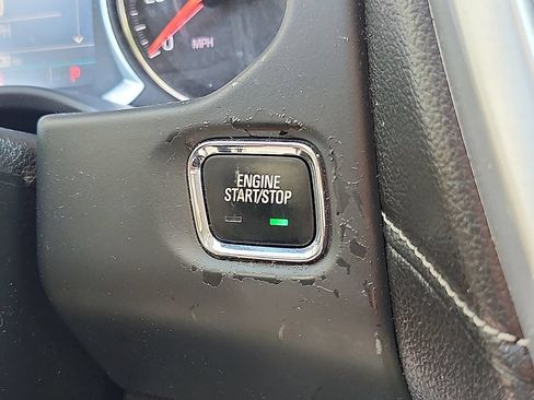 Used 2021 GMC Acadia SLE w/ Driver Convenience Package FWD image 24