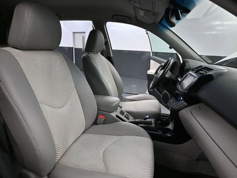Used 2012 Toyota RAV4 EV image 41