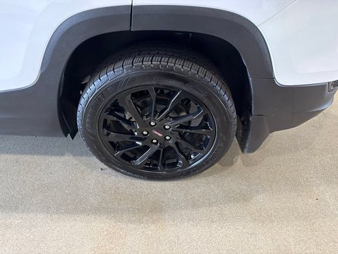 Used 2023 GMC Terrain SLE w/ Driver Convenience Package AWD/4WD image 10