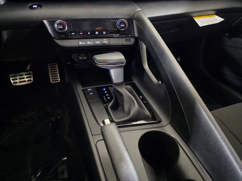 Certified 2025 Hyundai Elantra Sport FWD image 27