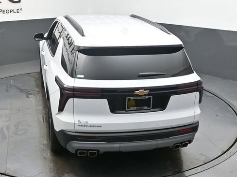 Used 2025 Chevrolet Traverse LT image 58