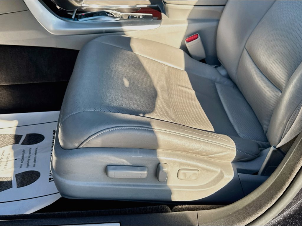Used 2015 Acura TLX w/ Technology Package FWD image 23