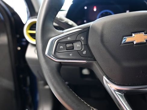 Used 2024 Chevrolet Trax LT w/ Driver Confidence Package FWD image 21