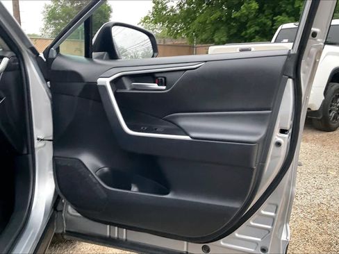 Used 2025 Toyota RAV4 XLE FWD image 22