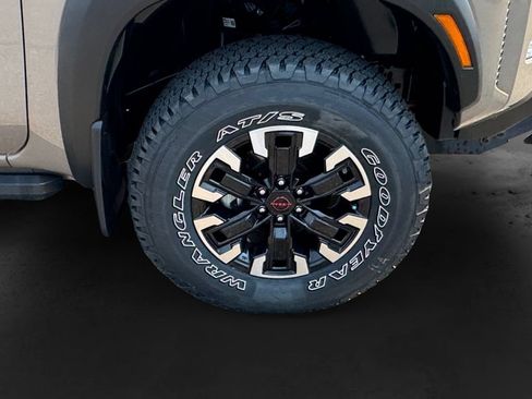 Used 2023 Nissan Frontier PRO-4X w/ Pro Convenience Package AWD/4WD image 13