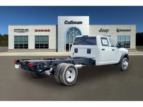 New 2025 RAM 5500 Tradesman AWD/4WD image 3