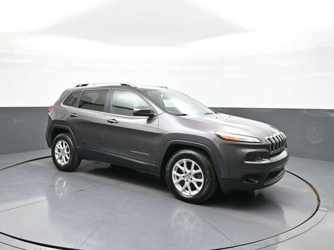 Used 2015 Jeep Cherokee Latitude AWD/4WD image 4