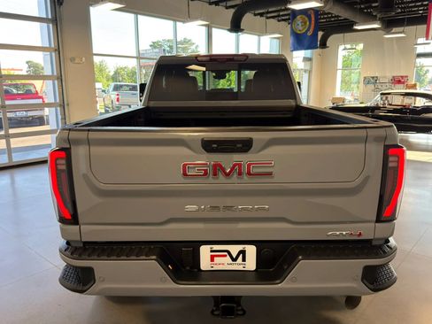Used 2025 GMC Sierra 3500 AT4 w/ AT4 Premium Plus Package AWD/4WD image 7