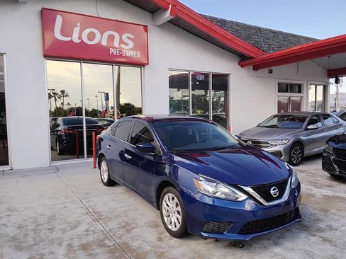 Used 2019 Nissan Sentra SV image 2