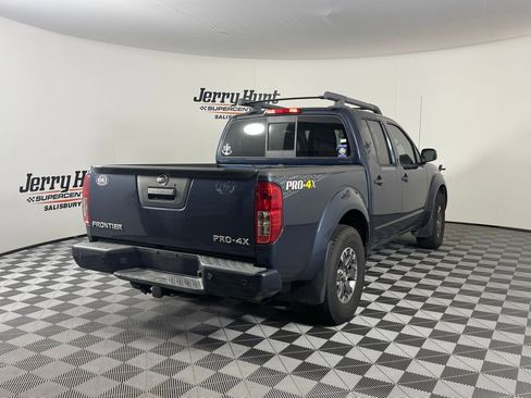 Used 2021 Nissan Frontier PRO-4X w/ Pro-4x Utility Package image 8