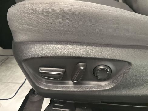 Used 2022 Toyota Camry LE AWD/4WD image 14