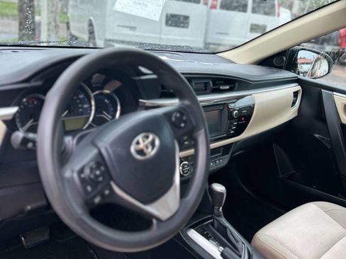 Used 2014 Toyota Corolla LE image 10