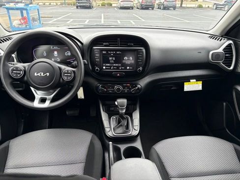 Certified 2023 Kia Soul LX image 29