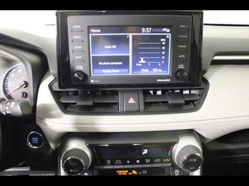 Used 2022 Toyota RAV4 XLE w/ Convenience Package AWD/4WD image 25
