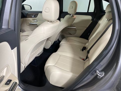 Used 2021 Mercedes-Benz GLA 250 4MATIC image 31