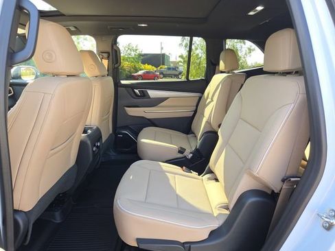 New 2026 Buick Enclave Preferred w/ Super Cruise Package image 9