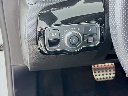 Used 2019 Mercedes-Benz A 220 image 11