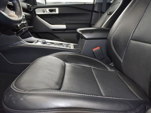 Used 2022 Ford Explorer Limited image 13