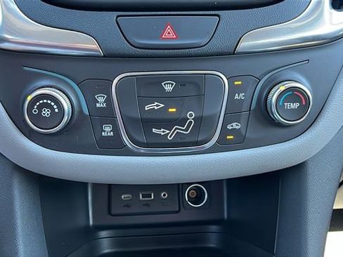 Used 2021 Chevrolet Equinox LS w/ LS Convenience Package FWD image 25