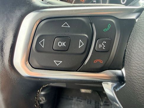Used 2018 Jeep Wrangler Unlimited Sahara w/ Uconnect 4C Nav & Sound Group AWD/4WD image 19