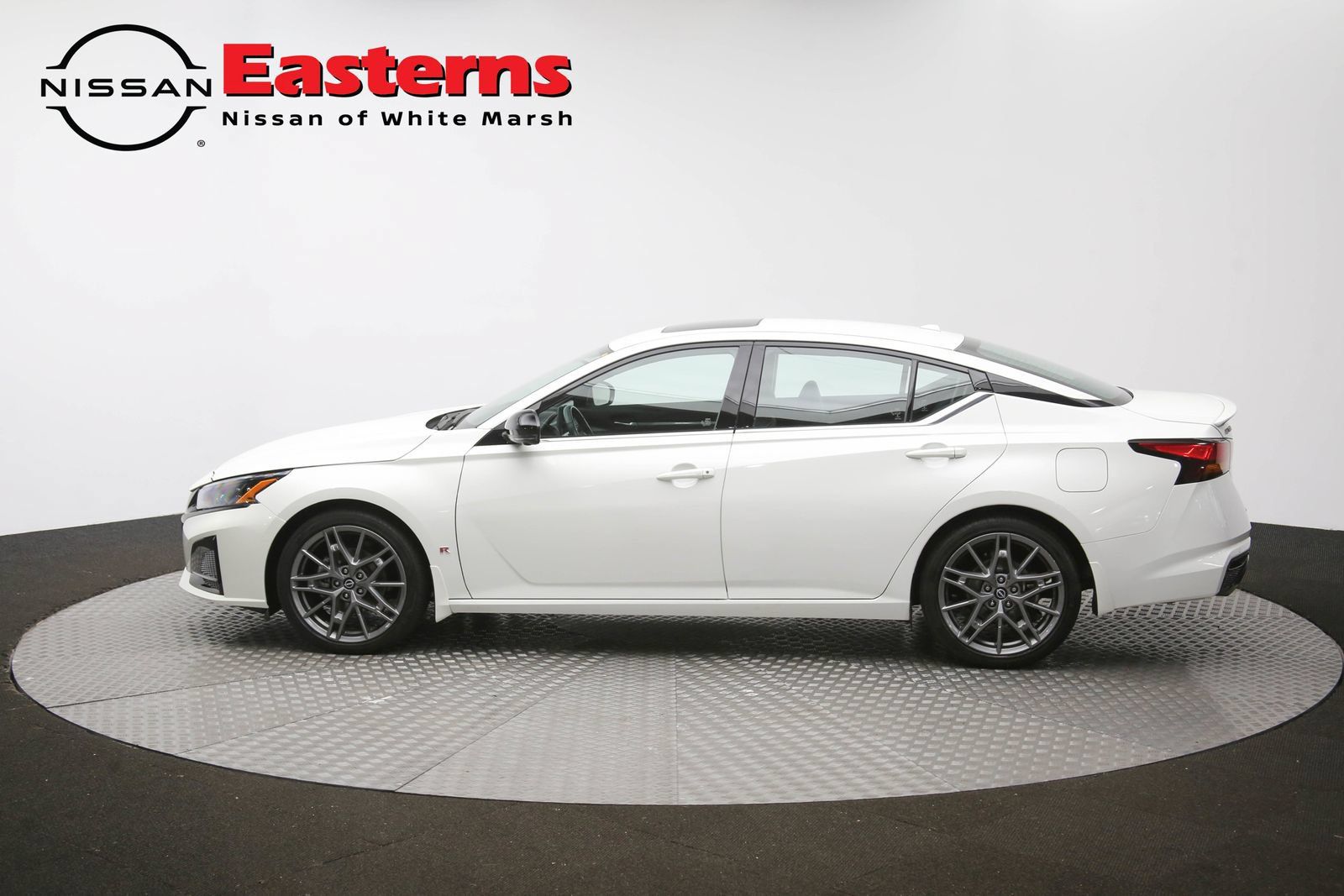 Used 2023 Nissan Altima 2.0 SR FWD image 59