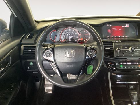 Used 2017 Honda Accord Sport image 12