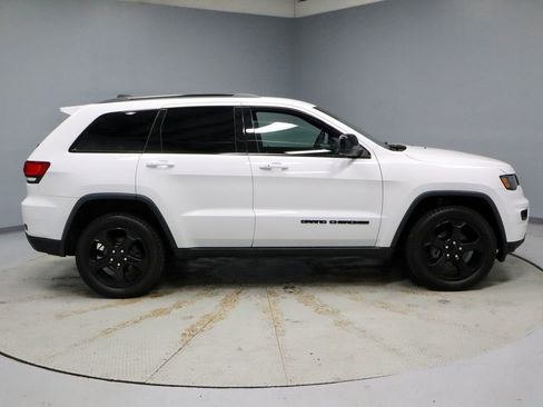 Used 2018 Jeep Grand Cherokee Laredo image 13