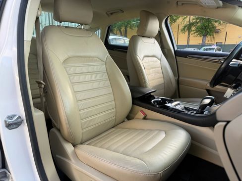 Used 2015 Ford Fusion SE w/ Equipment Group 502A image 21