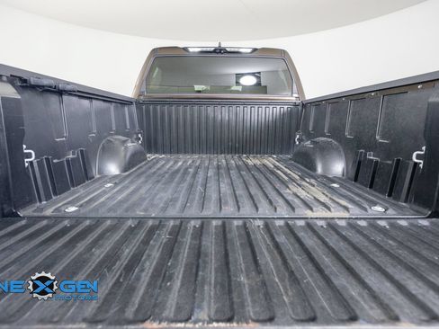 Used 2024 Toyota Tundra Limited AWD/4WD image 34