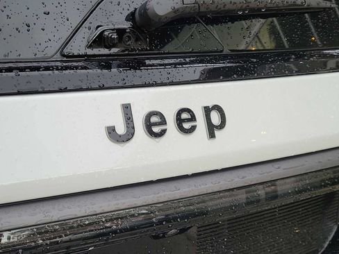 Used 2026 Jeep Grand Wagoneer Summit w/ Premium Group III AWD/4WD image 15