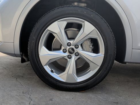 Used 2023 Audi Q5 2.0T Premium w/ Convenience Package image 13