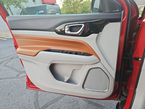 Certified 2023 Jeep Compass Limited image 25