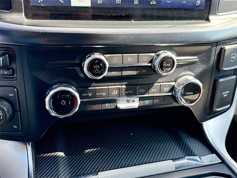Used 2023 Ford F150 Limited image 17