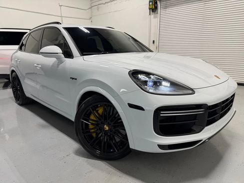 Used 2023 Porsche Cayenne Turbo S image 30