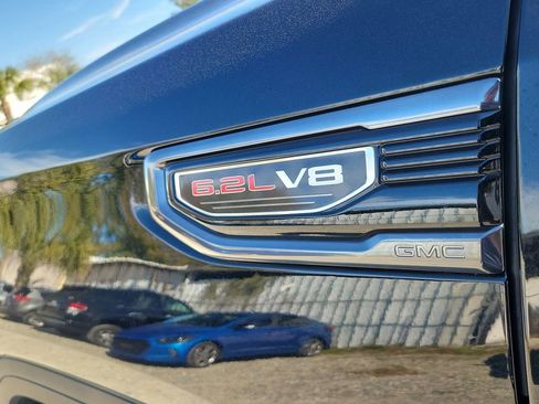 Used 2022 GMC Sierra 1500 AT4 w/ AT4 Premium Package image 8