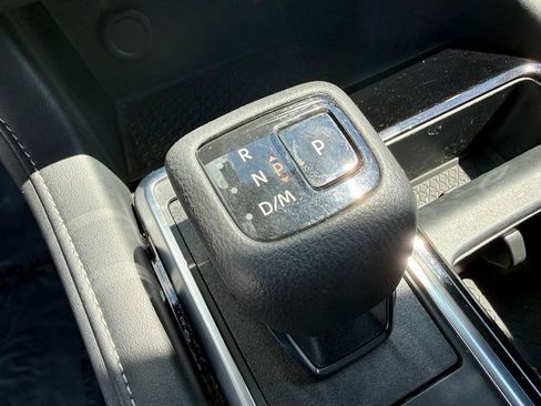 Used 2023 Nissan Pathfinder SV AWD/4WD image 28