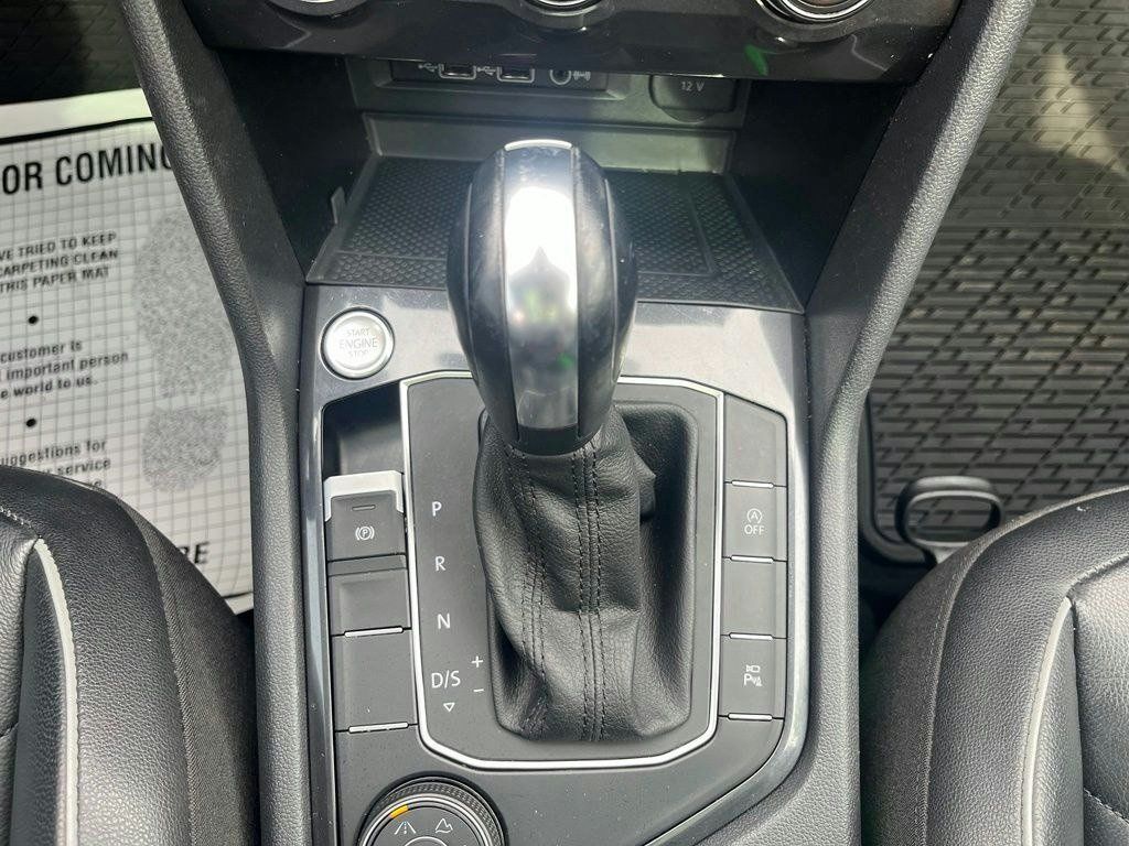 Used 2020 Volkswagen Tiguan SEL Premium R-Line w/ 3rd Row Seat Package AWD/4WD image 16