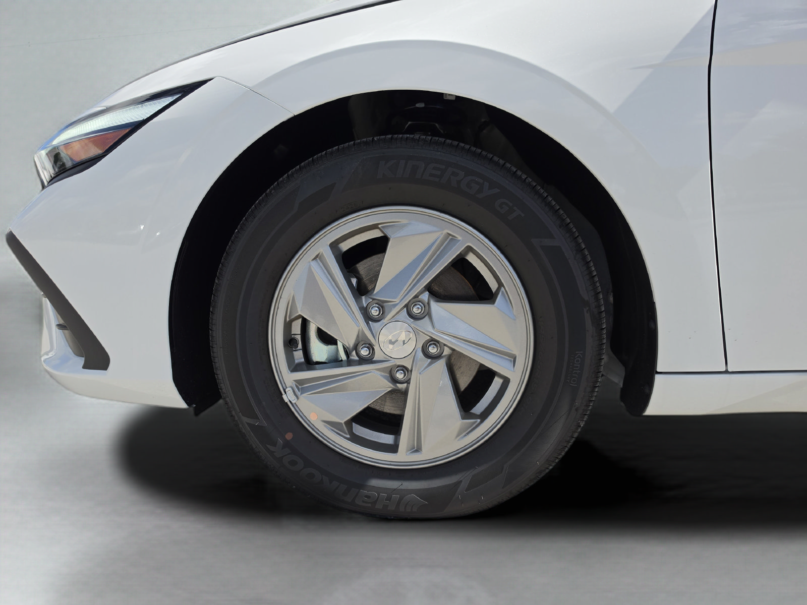 New 2026 Hyundai Elantra SE FWD image 35