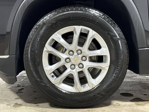 Used 2019 Chevrolet Traverse LT FWD image 27